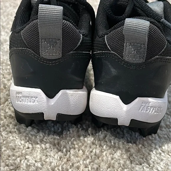 Nike Force Trout 9 Keystone
Big Kids' Baseball Cleats - Picture 6 of 11